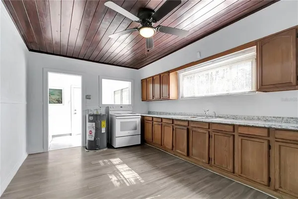 $2,100 | 2701 North Fremont Avenue, Tampa, FL 33607