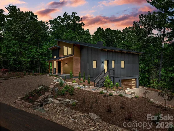 $900,000 | 1180 West Lake Road, Marion, NC 28752