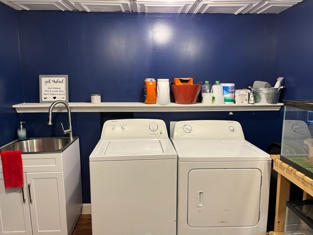 606 North 3rd Street Rochelle, IL 61068 - Photo 12 of 36 a utility room with dryer and washer