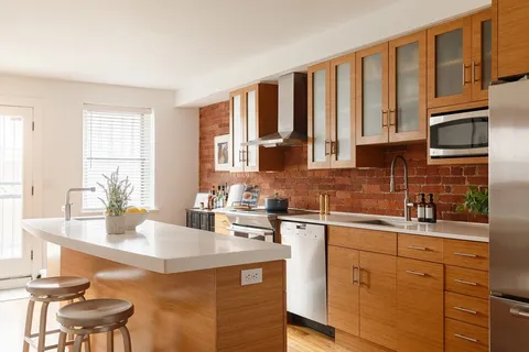 $1,049,000 | 193 St Botolph Street, Unit 1, Boston, MA 02115