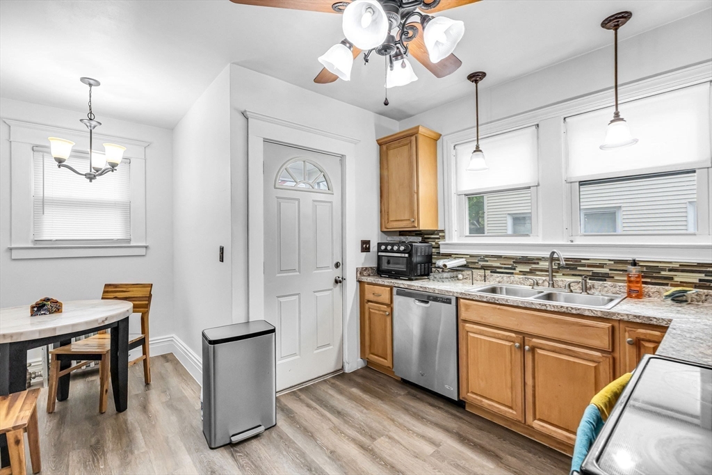 79 Marsden Street Springfield, MA 01109 - Photo 17 of 33