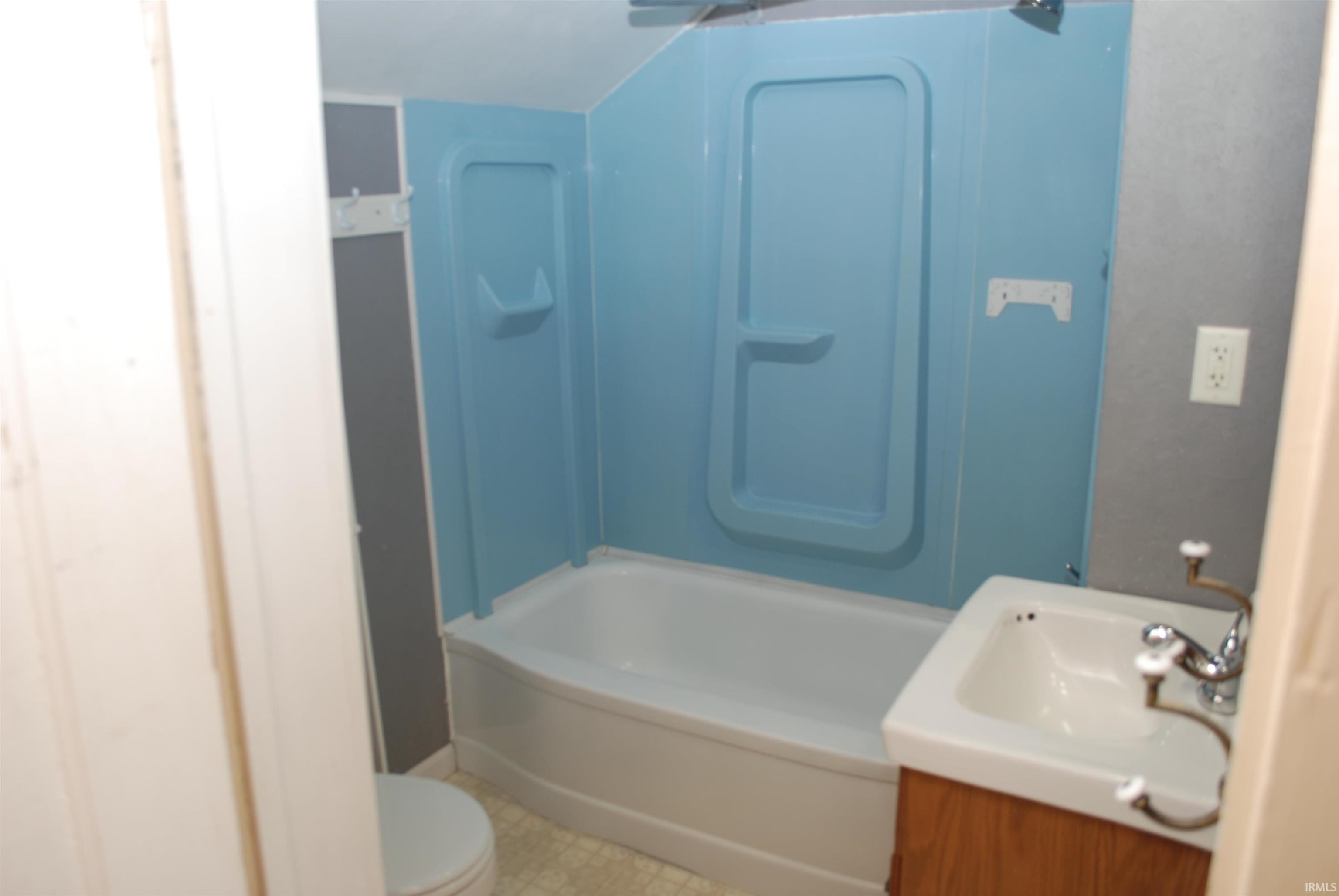 714 Pennsylvania Avenue Plymouth, IN 46563 - Photo 23 of 36