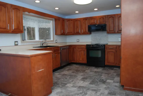 $275,000 | 714 Pennsylvania Avenue, Plymouth, IN 46563