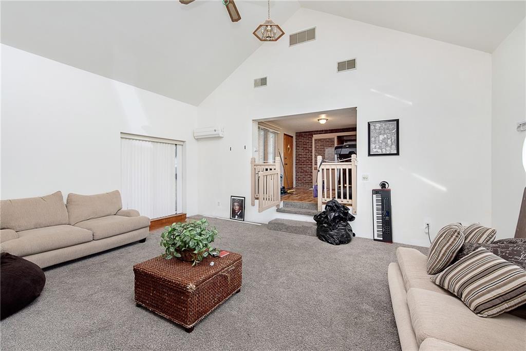 328 North Post Road Indianapolis, IN 46219 - Photo 11 of 33 Gallery Image 11