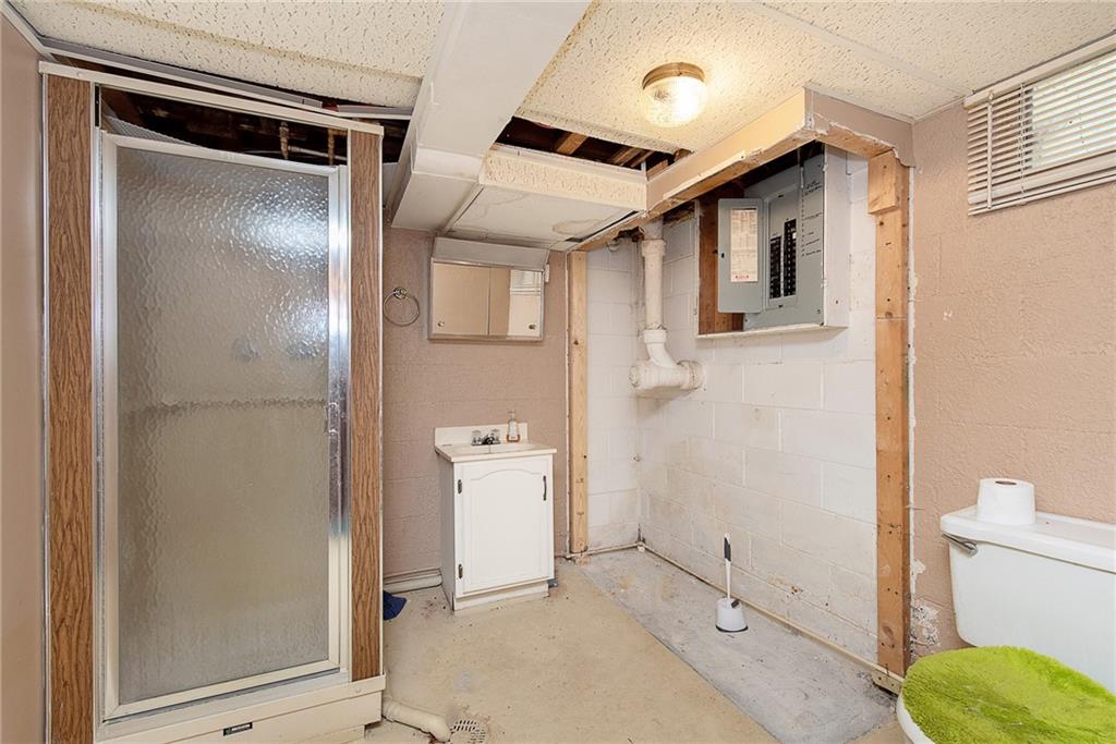 328 North Post Road Indianapolis, IN 46219 - Photo 21 of 33 Gallery Image 21