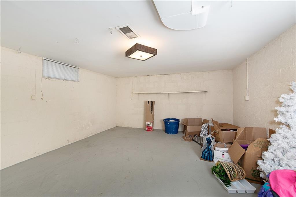 328 North Post Road Indianapolis, IN 46219 - Photo 23 of 33 Gallery Image 23