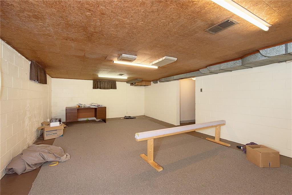 328 North Post Road Indianapolis, IN 46219 - Photo 24 of 33 Gallery Image 24