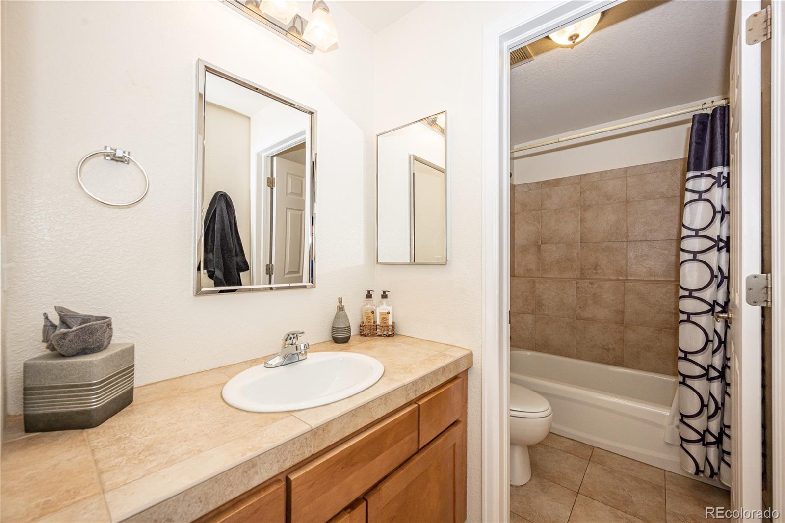 1375 South Chambers Road, Unit 101 Aurora, CO 80017 - Photo 17 of 26 Gallery Image 17