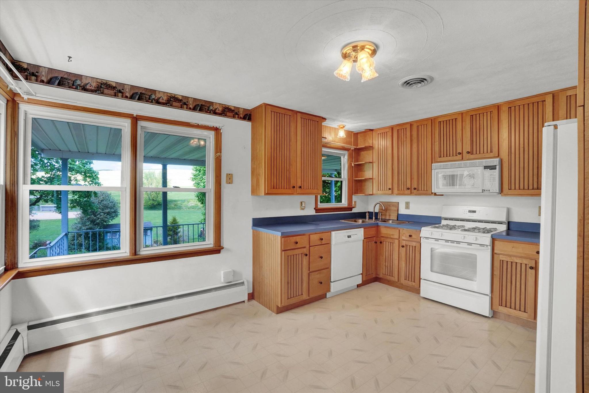 9350 East Springfield Road Seven Valleys, PA 17360 - Photo 11 of 18