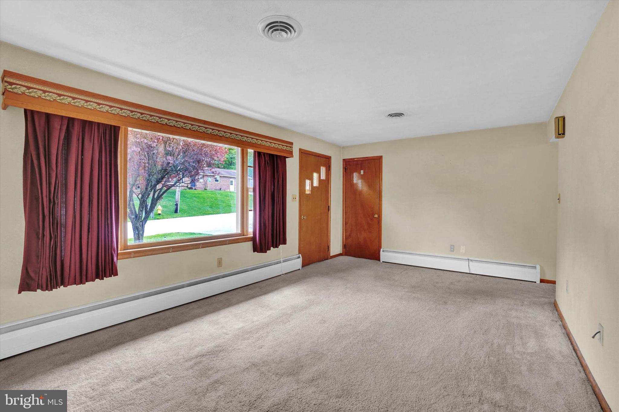 9350 East Springfield Road Seven Valleys, PA 17360 - Photo 4 of 18