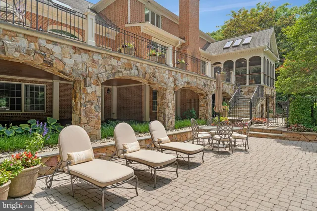 $4,400,000 | 8014 Greenwich Woods Drive, McLean, VA 22102