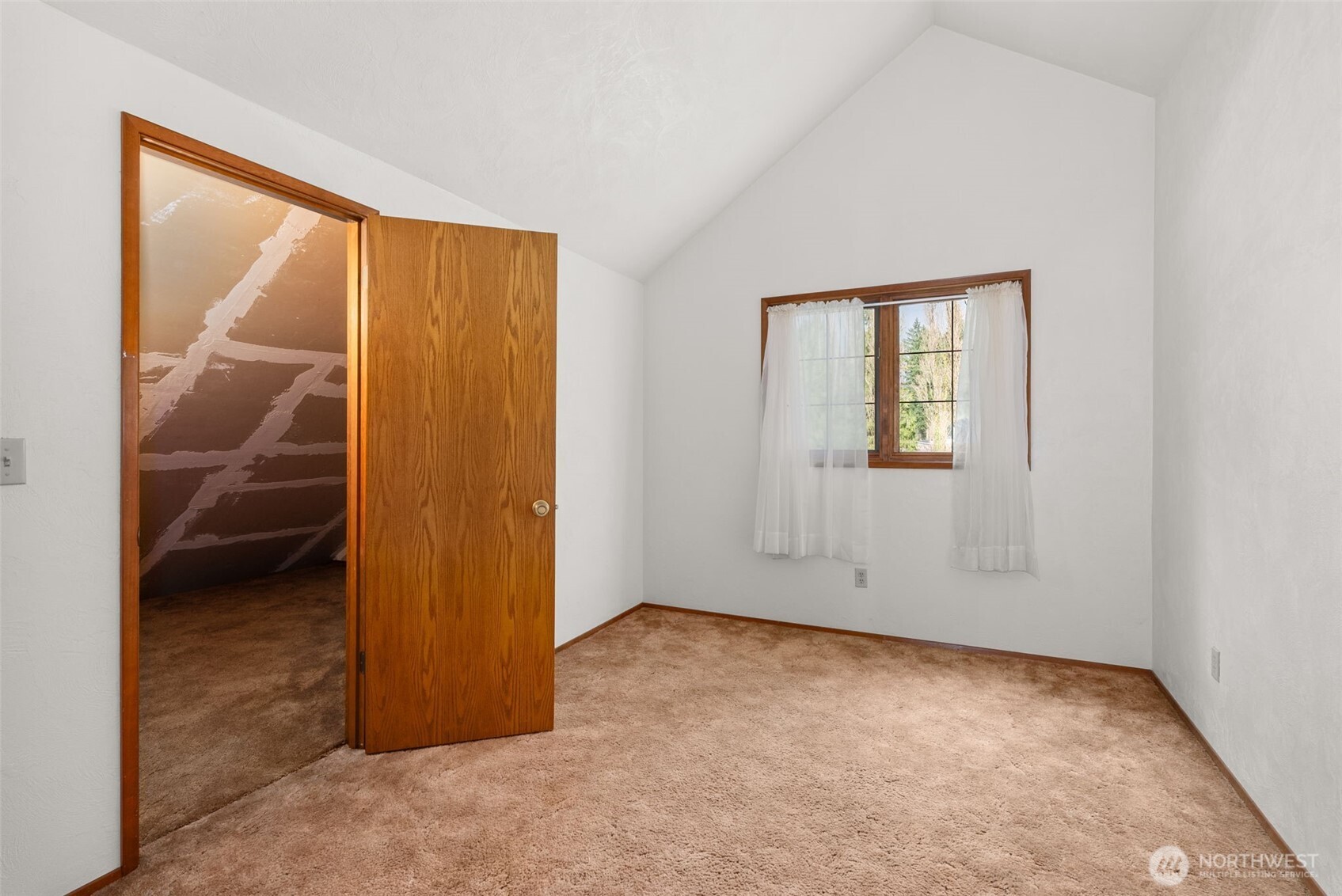 141 East Deer Creek Road Shelton, WA 98584 - Photo 26 of 40 an empty room with windows