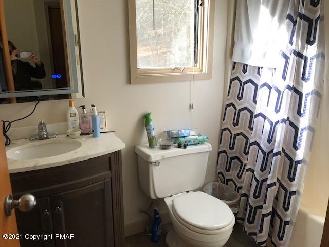 316 Hollow Road East Stroudsburg, PA 18302 - Photo 7 of 9 316 hollow master bath