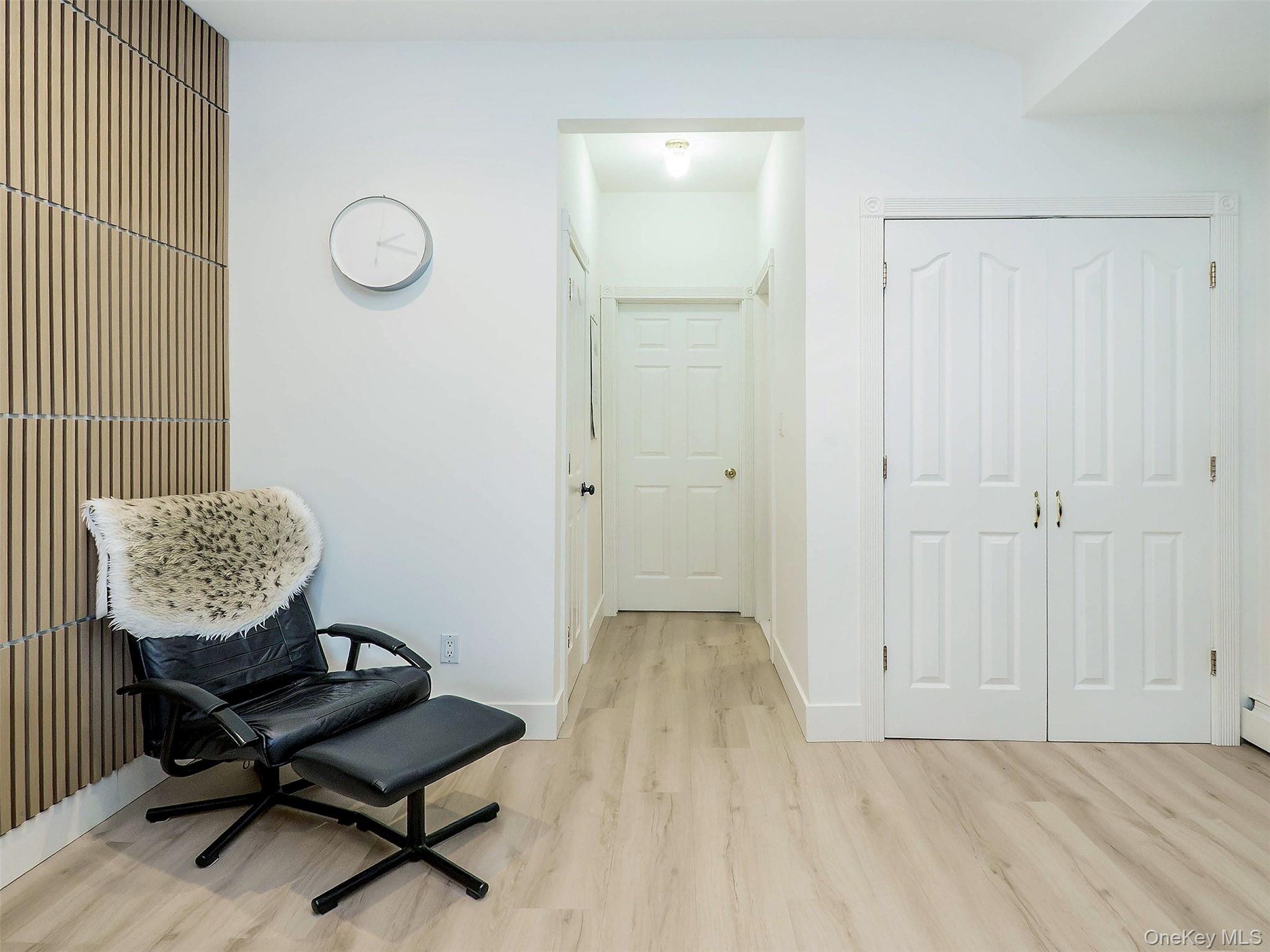 37 Dunwood Road, Unit B Port Washington, NY 11050 - Photo 23 of 27