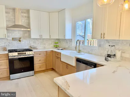 $675,000 | 9532 Burdett Road, Burke, VA 22015