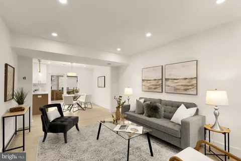 $675,000 | 9532 Burdett Road, Burke, VA 22015