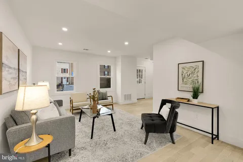 $675,000 | 9532 Burdett Road, Burke, VA 22015