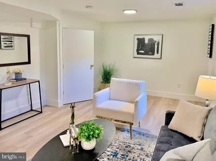 $675,000 | 9532 Burdett Road, Burke, VA 22015