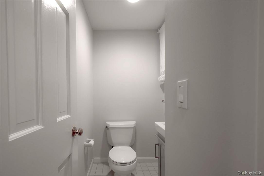 62 Summit Avenue Bronxville, NY 10708 - Photo 13 of 24 First Floor Powder Room