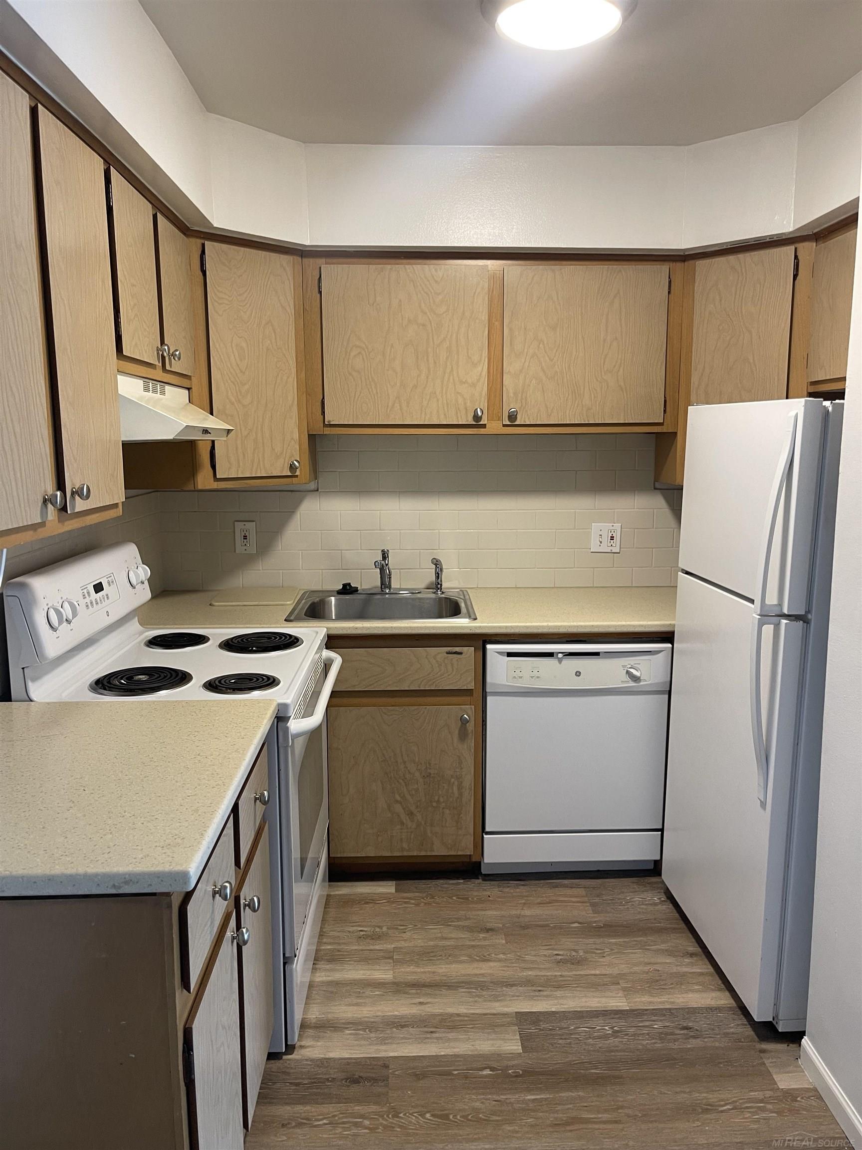 29313 Hayes Road, Unit G10 Warren, MI 48088 - Photo 5 of 13