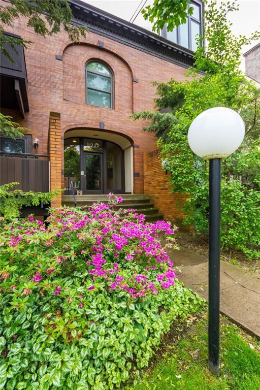 5922 Howe Street, Unit 304 Pittsburgh, PA 15232 - Photo 2 of 22 Gallery Image 2