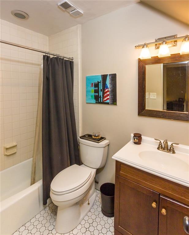 5922 Howe Street, Unit 304 Pittsburgh, PA 15232 - Photo 19 of 22 Gallery Image 19