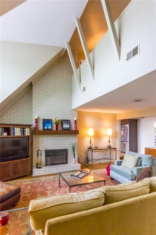 5922 Howe Street, Unit 304 Pittsburgh, PA 15232 - Photo 3 of 22 Gallery Image 3