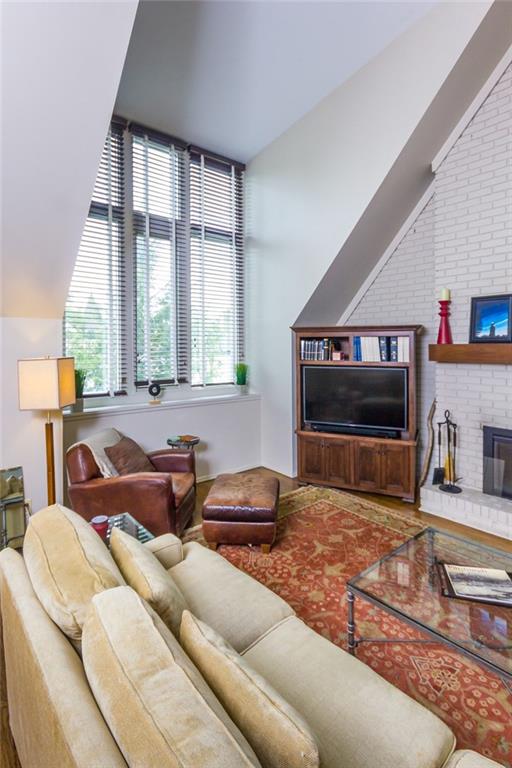5922 Howe Street, Unit 304 Pittsburgh, PA 15232 - Photo 4 of 22 Gallery Image 4