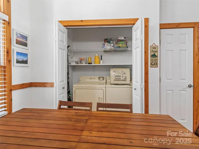 a view of bedroom and bedroom