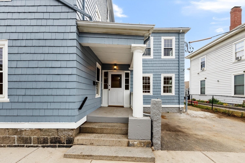 42 Middle Street, Unit 42 Gloucester, MA 01930 - Photo 2 of 21