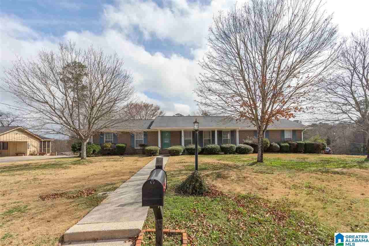 901 Magnolia Avenue Oneonta, AL 35121 - Photo 1 of 31