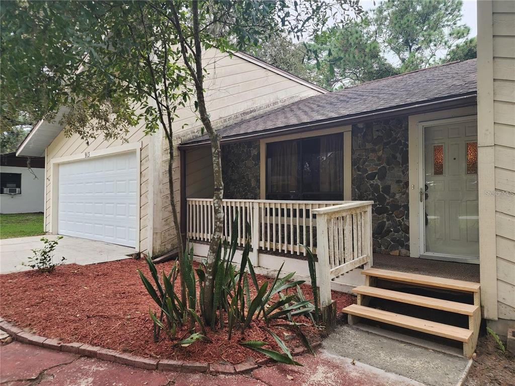 913 Russell Avenue Inverness, FL 34453 - Photo 2 of 15