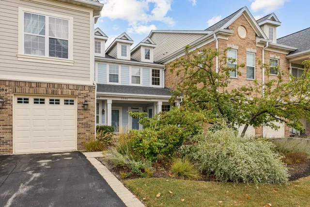 $439,000 | 1386 Scarboro Road, Unit 1102, Schaumburg, IL 60193