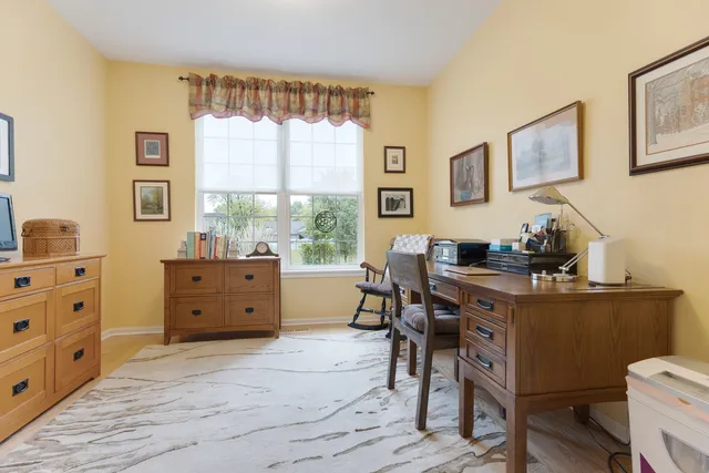 $439,000 | 1386 Scarboro Road, Unit 1102, Schaumburg, IL 60193