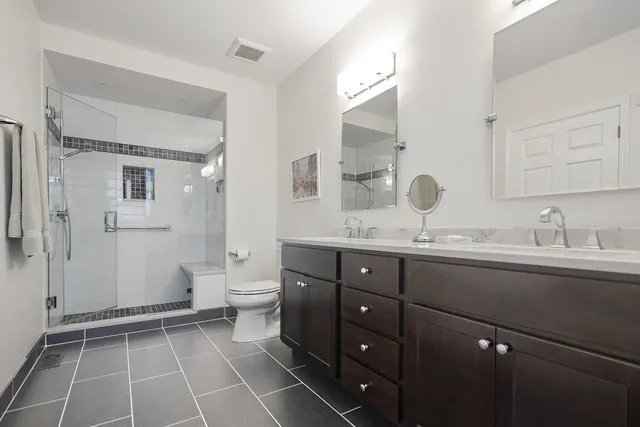 $439,000 | 1386 Scarboro Road, Unit 1102, Schaumburg, IL 60193