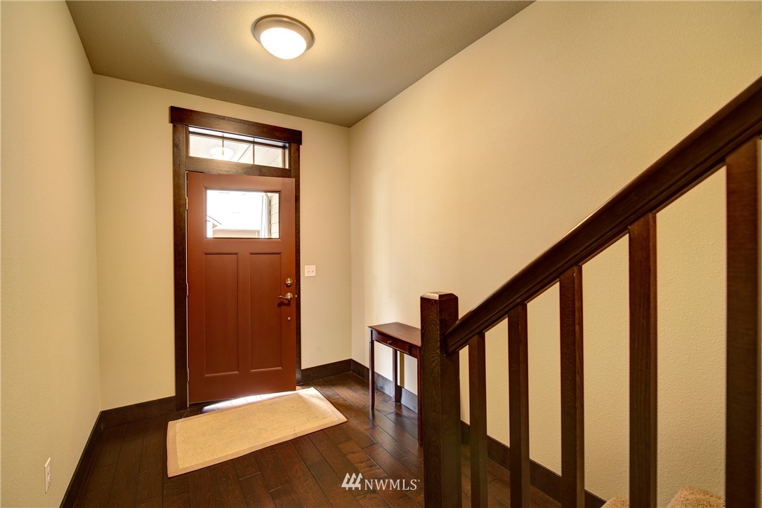 3911 Northeast 3rd Place Renton, WA 98056 - Photo 3 of 25