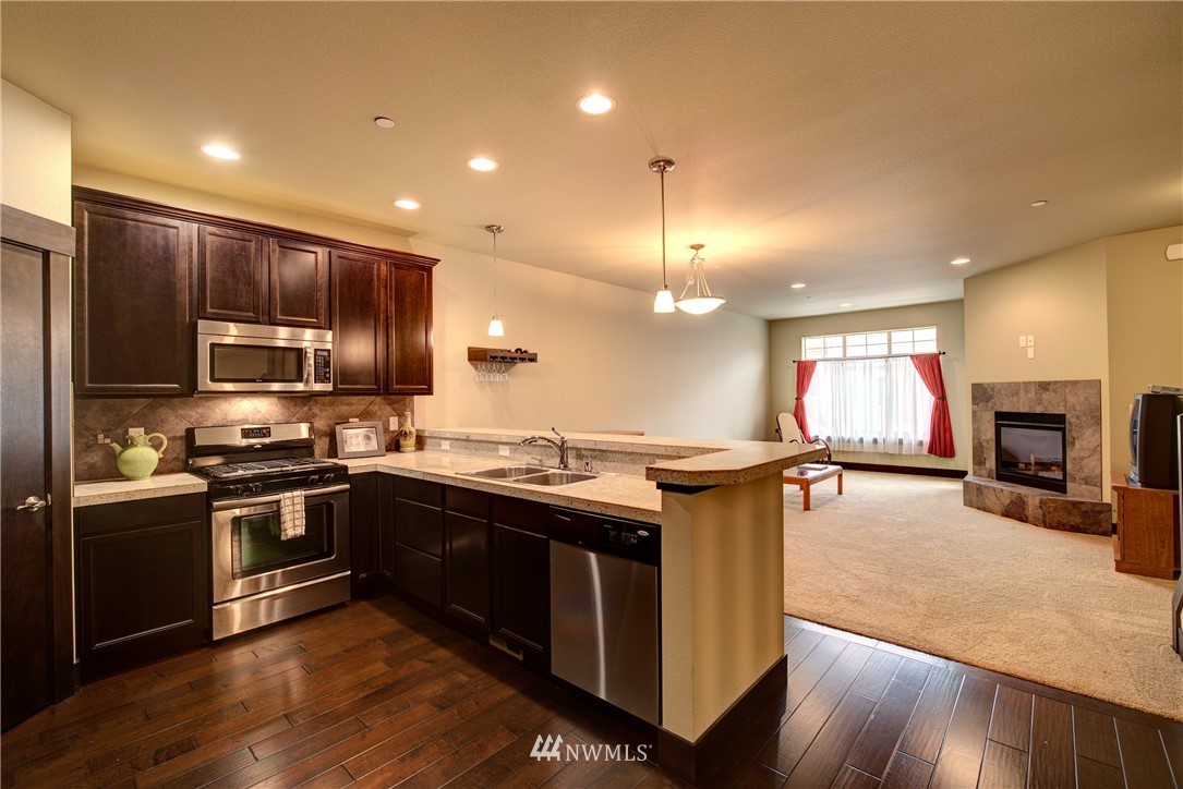3911 Northeast 3rd Place Renton, WA 98056 - Photo 8 of 25