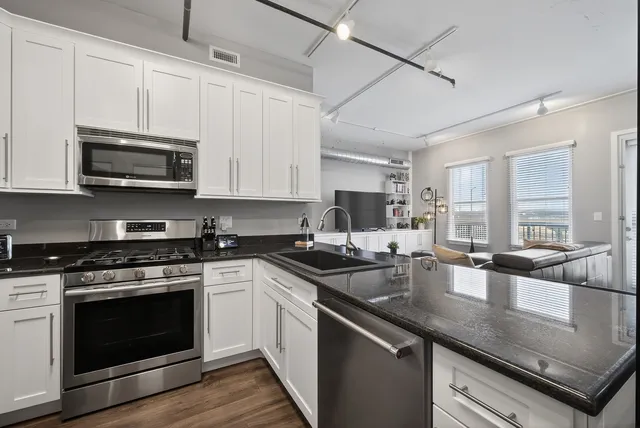 $264,900 | 332 River Street, Unit 4504, Lemont, IL 60439