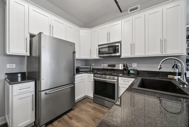 $264,900 | 332 River Street, Unit 4504, Lemont, IL 60439