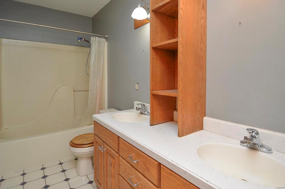 16519 Conrad Road Brighton, IL 62012 - Photo 27 of 41