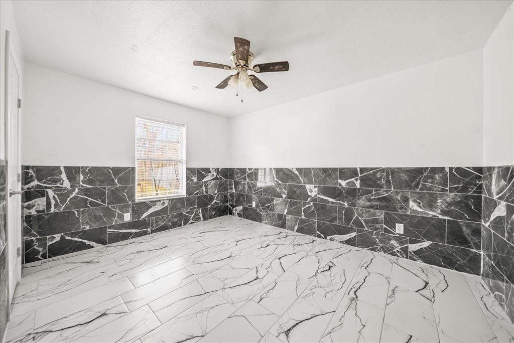 5507 Alexander Street Sachse, TX 75048 - Photo 4 of 18 a view of a livingroom with a furniture