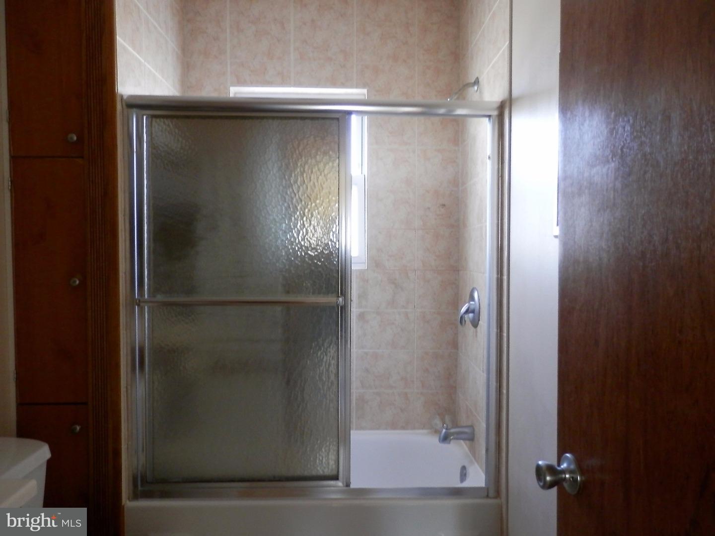 423 Ash Street Riverside, NJ 08075 - Photo 14 of 23 Bathroom