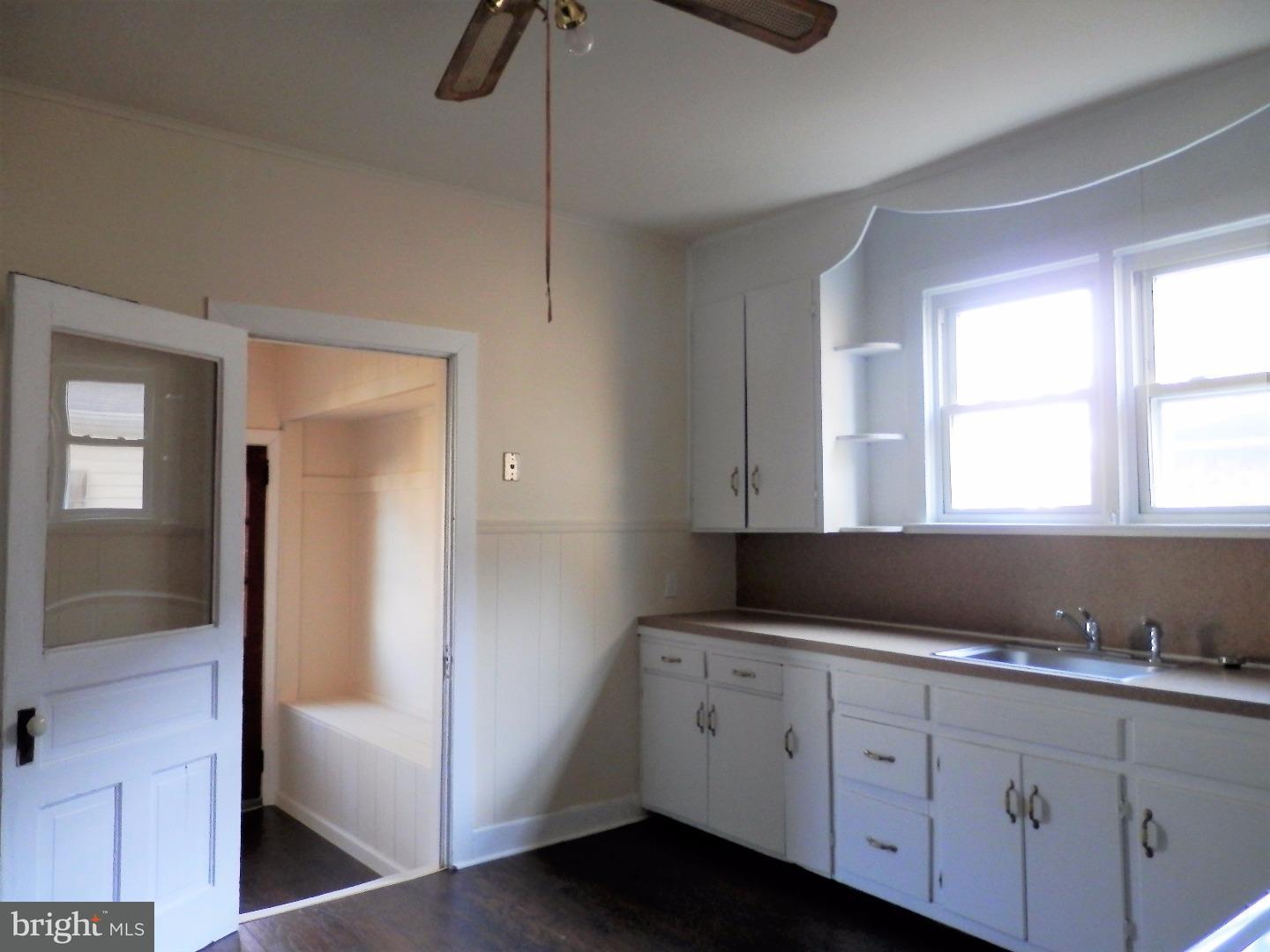 423 Ash Street Riverside, NJ 08075 - Photo 9 of 23 Kitchen