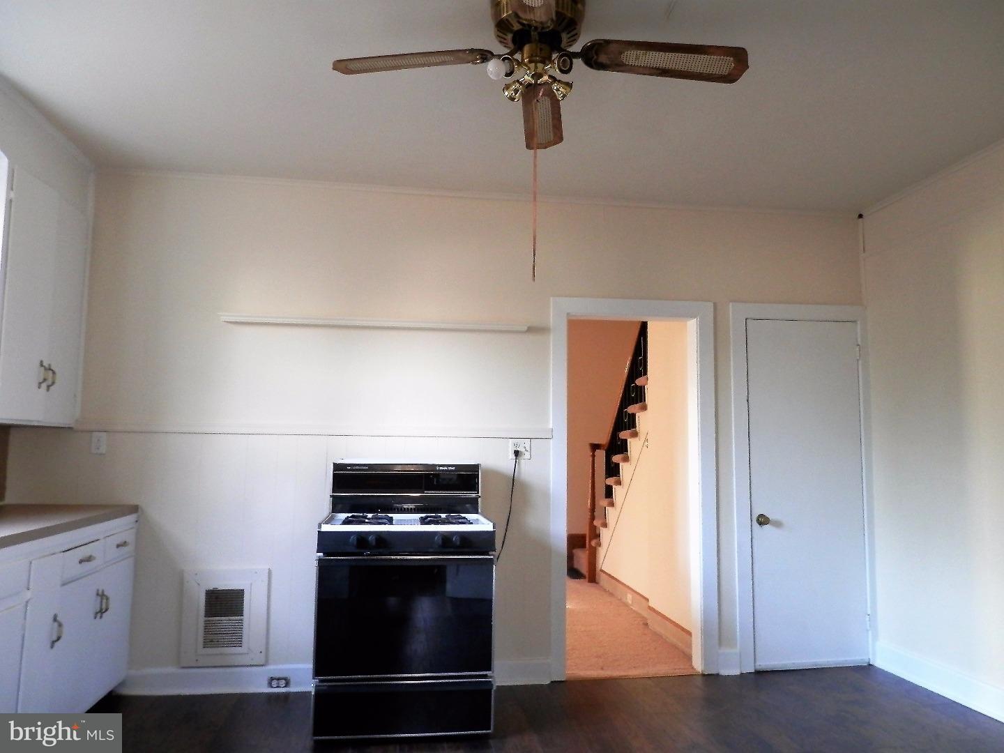 423 Ash Street Riverside, NJ 08075 - Photo 10 of 23 Kitchen