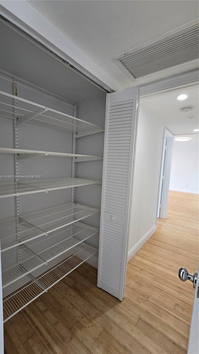 5600 Collins Avenue, Unit 17T Miami Beach, FL 33140 - Photo 27 of 52