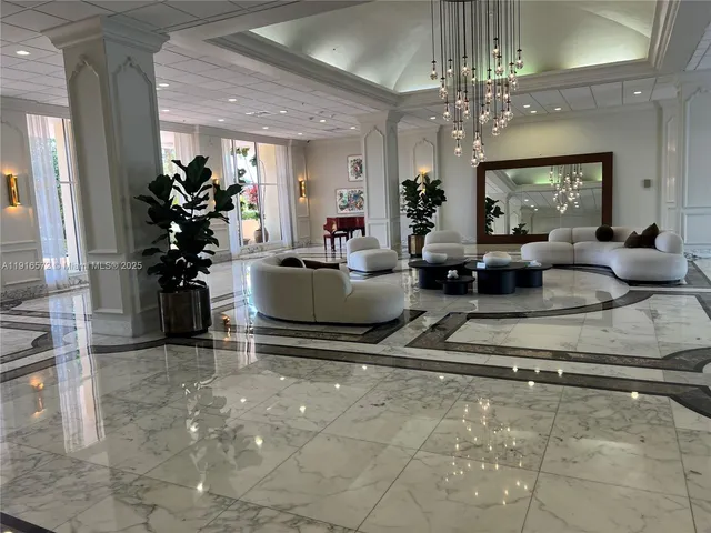 $4,450 | 5600 Collins Avenue, Unit 17T, Miami Beach, FL 33140