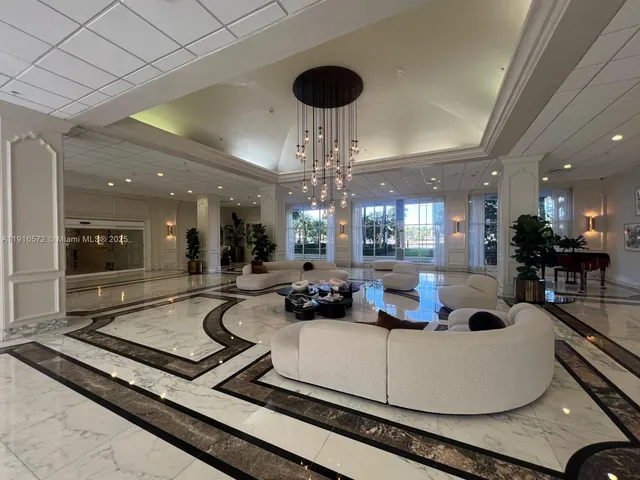 $4,450 | 5600 Collins Avenue, Unit 17T, Miami Beach, FL 33140