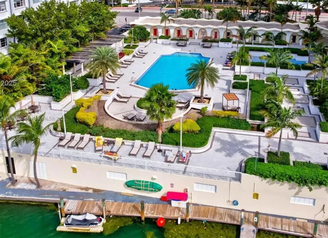 $4,450 | 5600 Collins Avenue, Unit 17T, Miami Beach, FL 33140