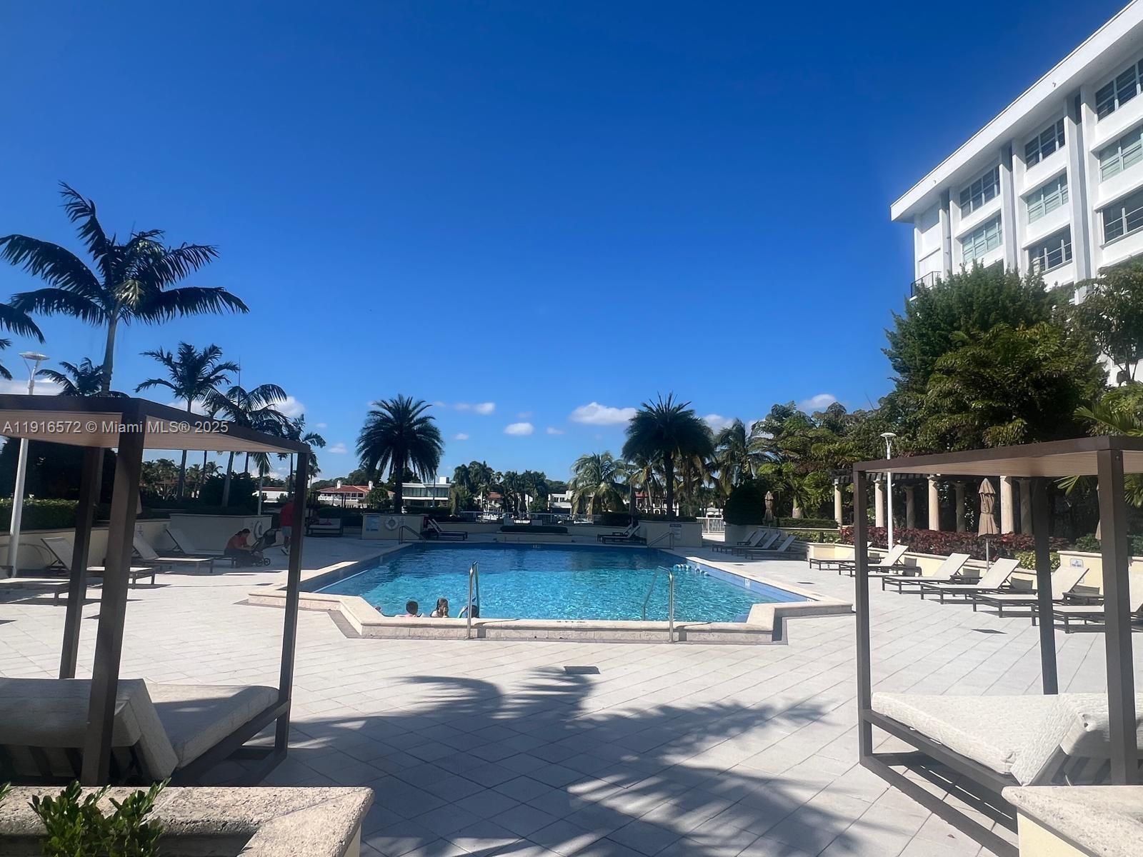 5600 Collins Avenue, Unit 17T Miami Beach, FL 33140 - Photo 49 of 52