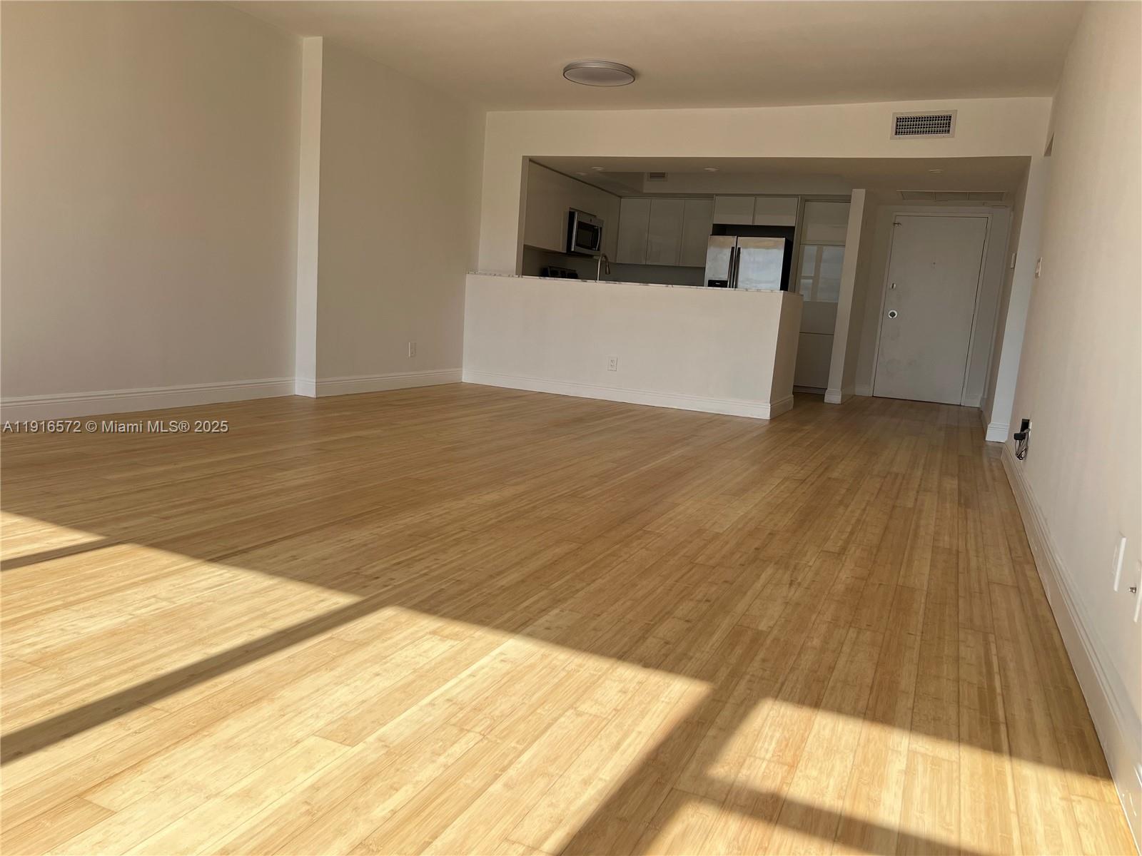 5600 Collins Avenue, Unit 17T Miami Beach, FL 33140 - Photo 10 of 52